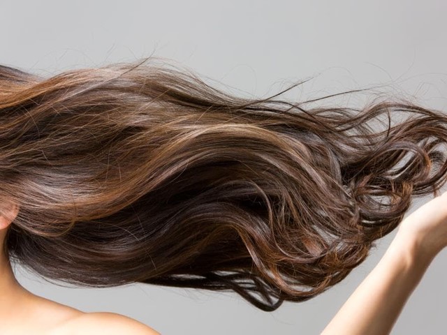 Cómo hidratar tu cabello después del verano con nuestros tratamientos capilares